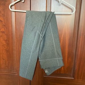 Under Armour sz small athletic leggings